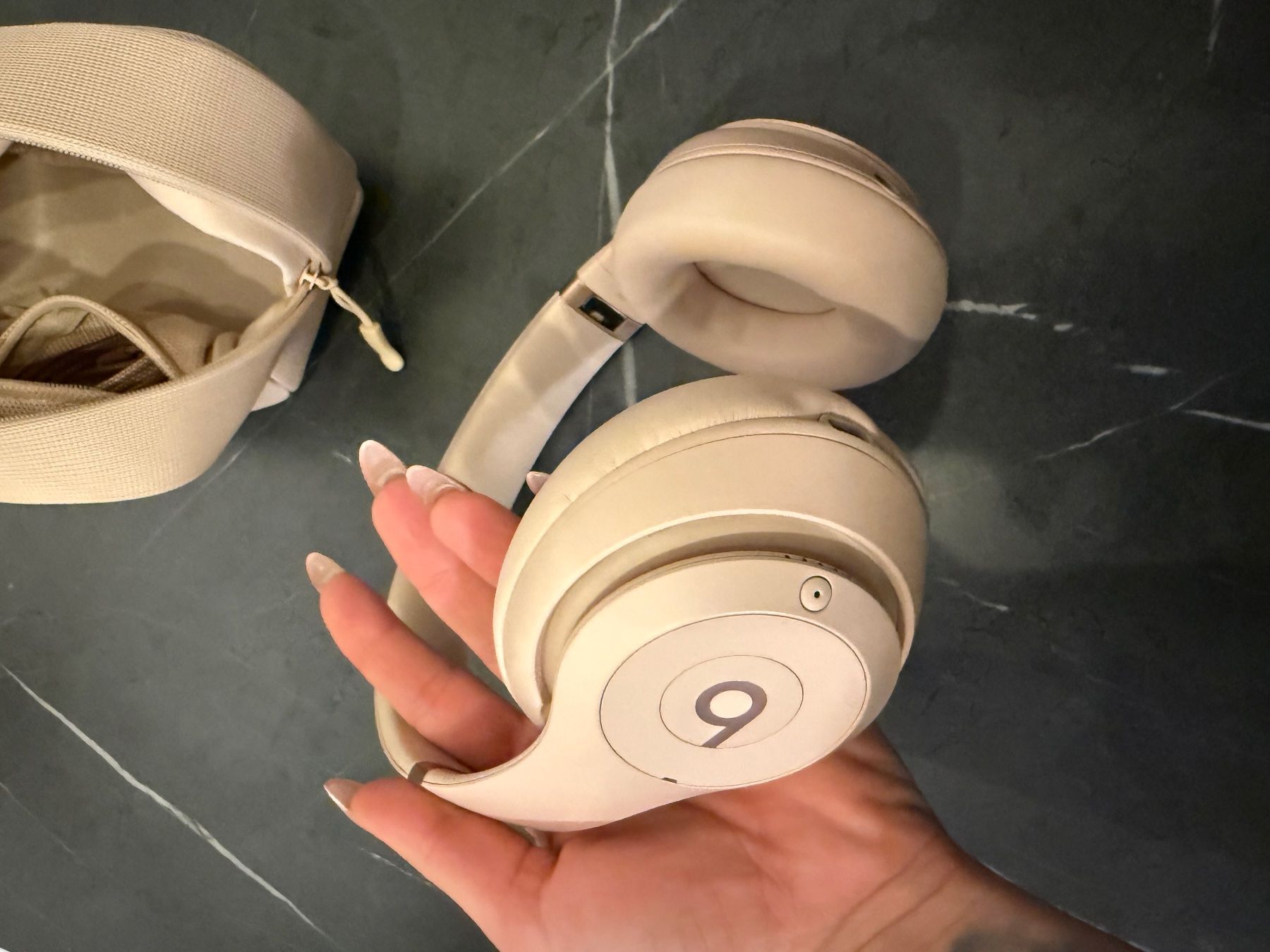 Beats Cuffie: Beats Studio3 Kopfhörer Kim Kardashian hellrosa – Usato da Erlen venduto da med_yf6g 4