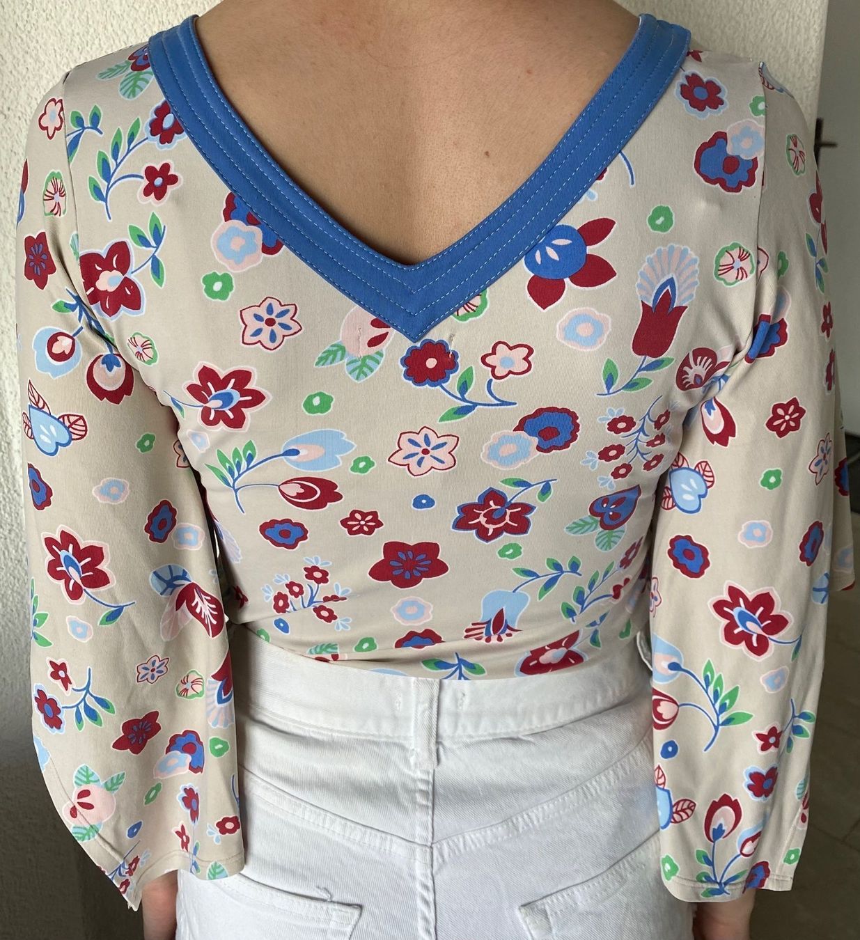 Zara T-shirt: Shirt beige mit Blumen Zara – Nuovo (secondo la descrizione) da Altendorf venduto da Jeshy15 1