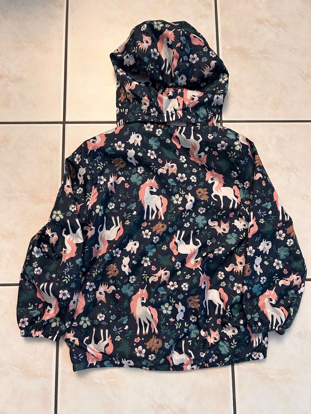 Giacche & Cappotti: Jacke leicht H&M Gr. 116 – Nuovo (secondo la descrizione) da Alpnach Dorf venduto da tri_nf5d 1
