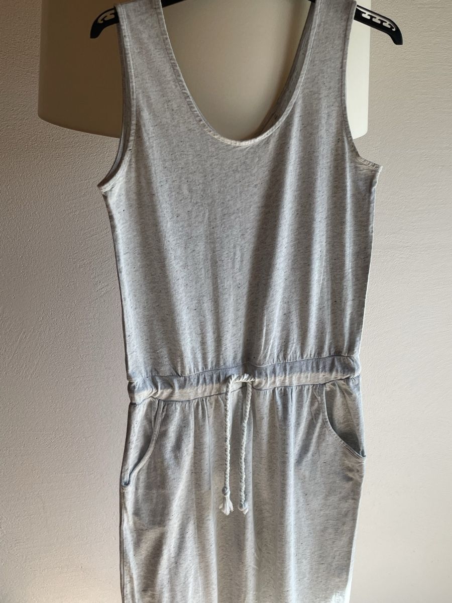 Vestiti: DIVERSE Baumwolle Kleid in hellgrau Gr.M – Usato da St. Moritz venduto da hdj_dd7v 1