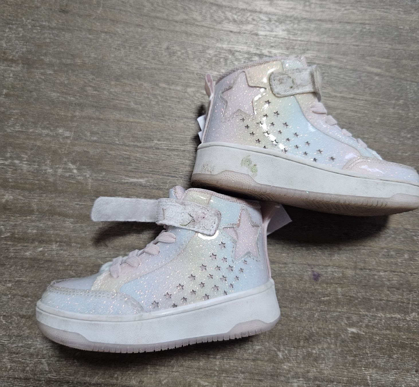 Scarpe per ragazze: Funkelnde Mädchen Schuhe mit Sternen Grösse 25 – Usato da Horw venduto da Zedy01 1