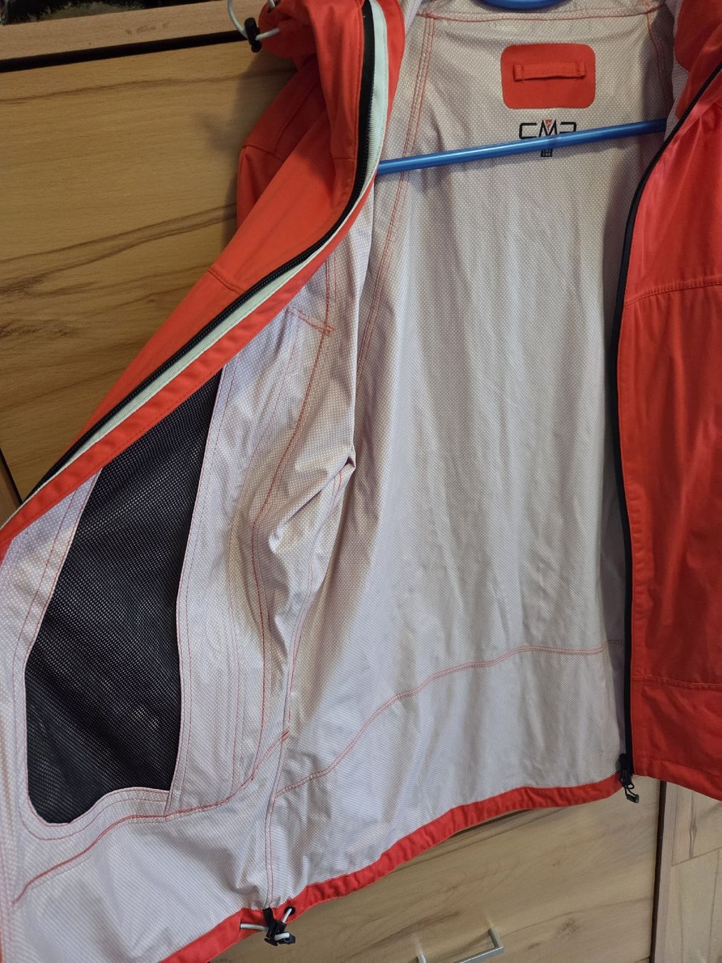 Giacche: Clima Protect Damen Freizeit Jacke mit Kapuze Gr.M Rot – Usato da Winterthur venduto da katzen07 5