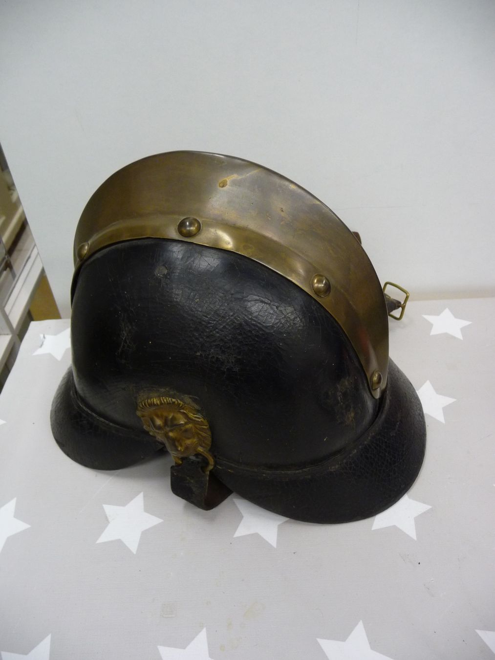 Abiti antichi: antiker alter Helm evtl. Feuerwehrhelm? – Usato da Rafz venduto da Powacaddy