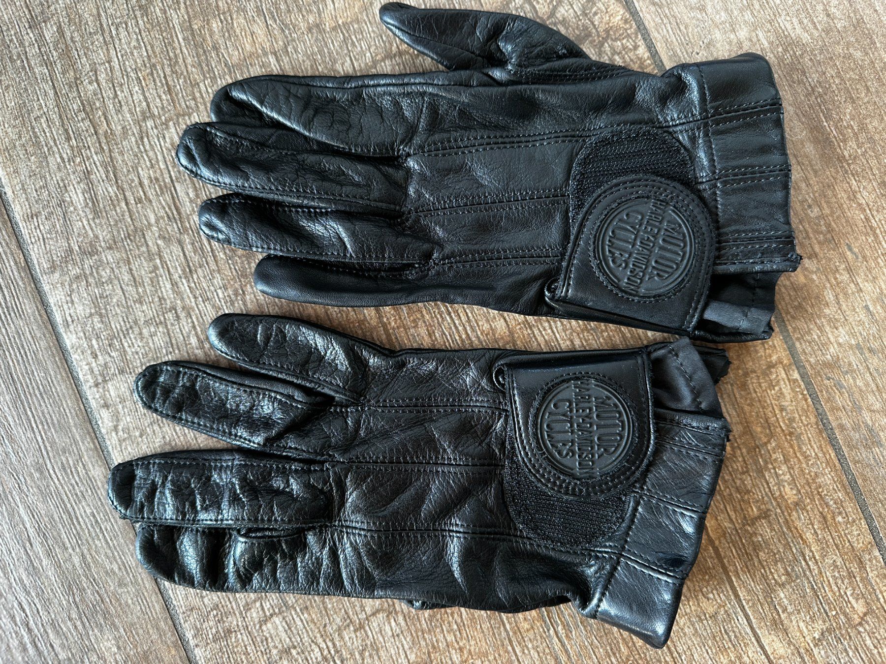 Harley-Davidson Guanti & manicotti: Harley-Motorradhandschuhe Damen neuwertig – Usato da Wil SG venduto da Excalibur02