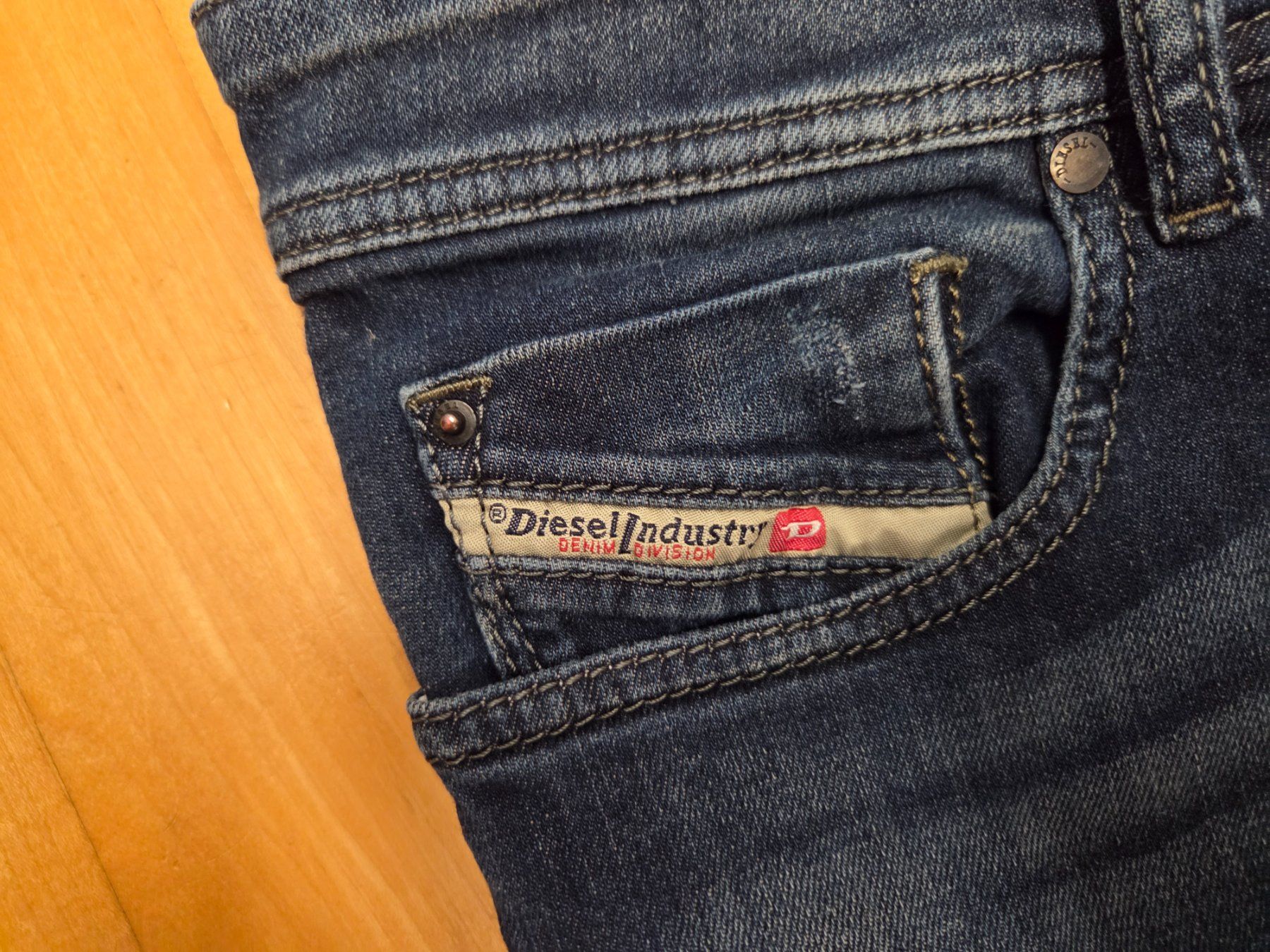 Diesel Jeans: Diesel SLEENKER – Gebraucht aus Inwil von calimera246 1