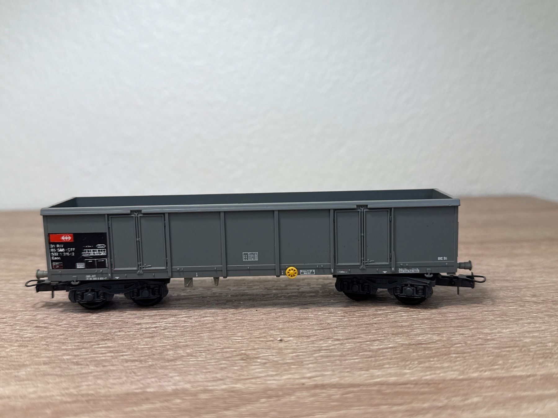 Lima Modellini di ferrovie: Lima Güterwagen SBB H0 (213) – Usato da St-Aubin-Sauges venduto da Lo_Go