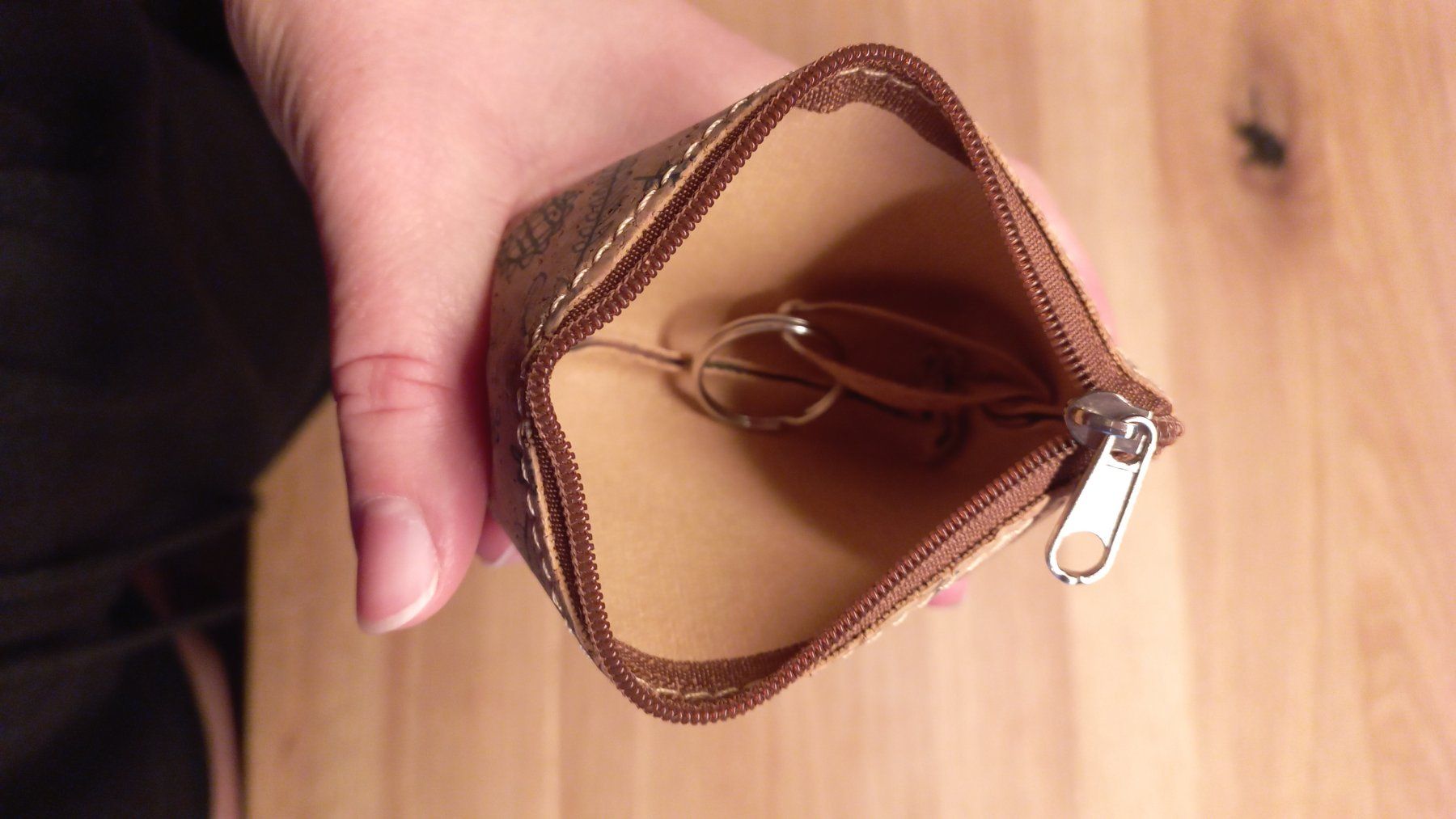 Altro in  Abbigliamento & Accessori: Kork Etui mit Blumenmuster – Usato da Luthern venduto da JanK_ 2