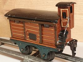 Sehr schöner Märklin 1804 Packwagen mit Bremserhäuschen