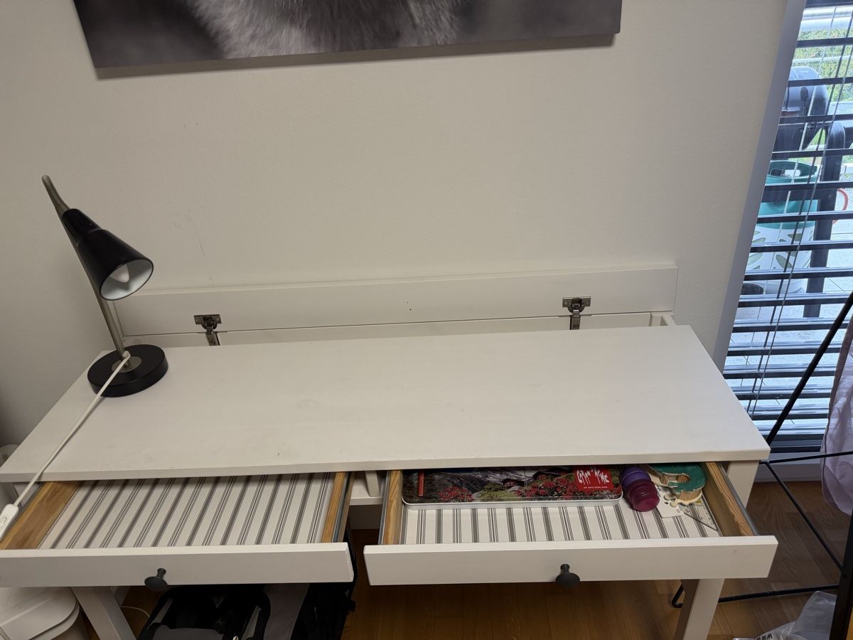 Bureaux: Bürotisch – D'occasion à Wetzikon ZH par moira.heierli 1