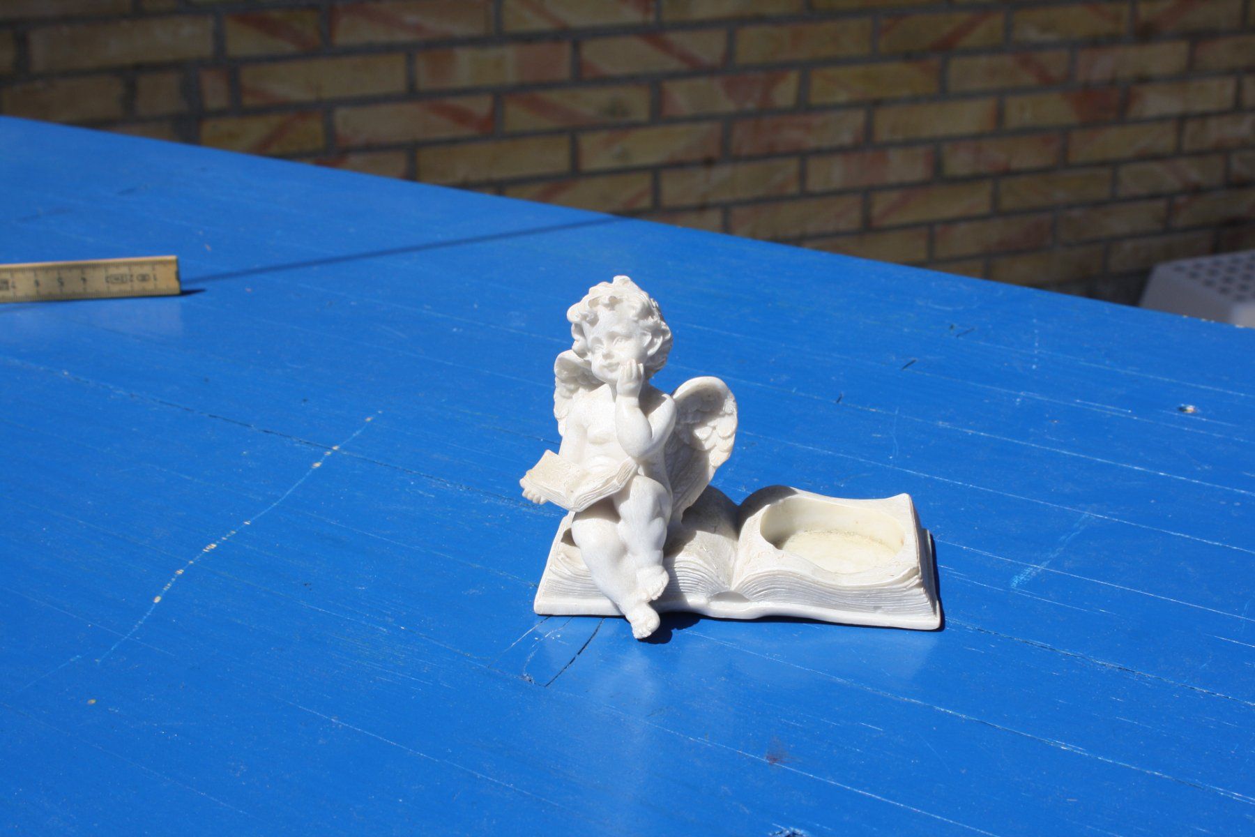 Statuette: ENGELSFIGUR MIT BUCH UND TEELICHTHALTER ENGEL – Usato da Wauwil venduto da Pneuedy 1