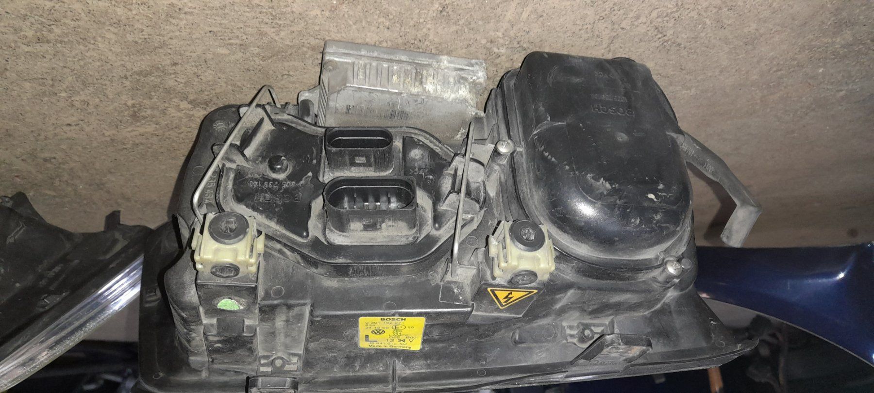 Fari: Xenonscheinwerfer VW Bora – Usato da Cham venduto da vento9 7