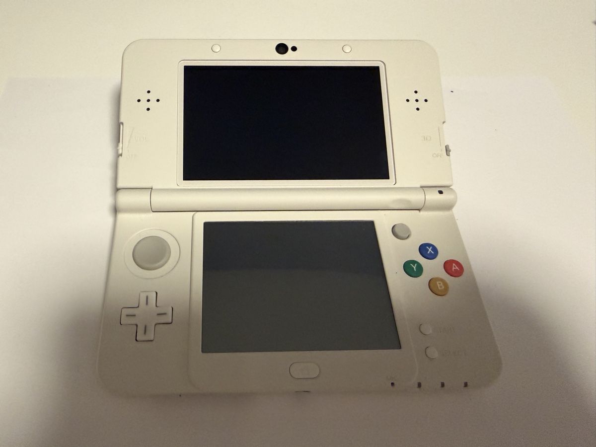 Nintendo Console: Nintendo 3DS weiss guter Zustand – Usato da Oftringen venduto da HaMi91 1