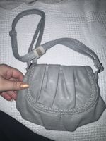 Graue Handtasche in Lederoptik - Neuwertig