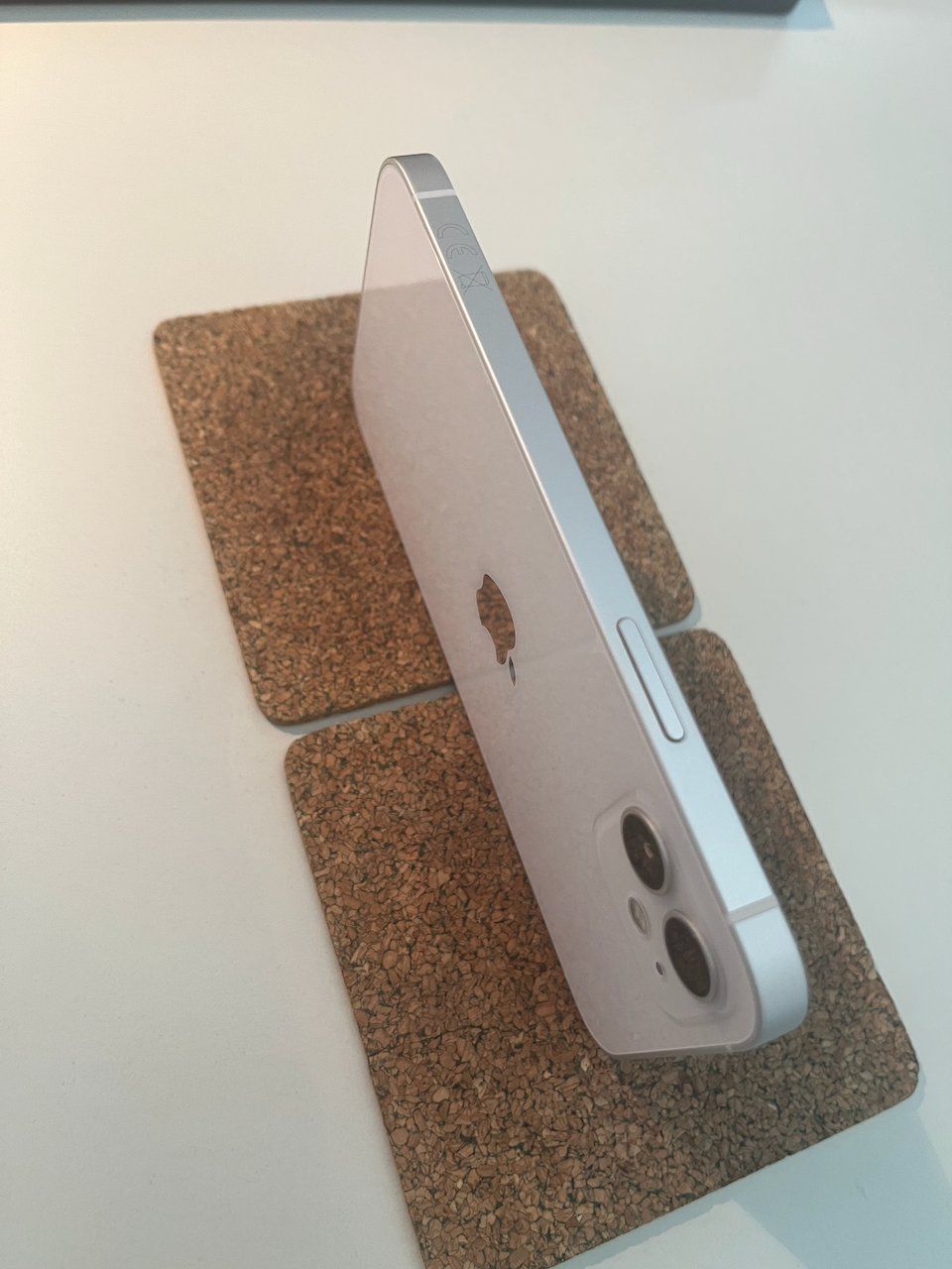 Apple Telefoni cellulari / Smartphones: iPhone 12 White 64GB – Usato da Wädenswil venduto da quattromic 4