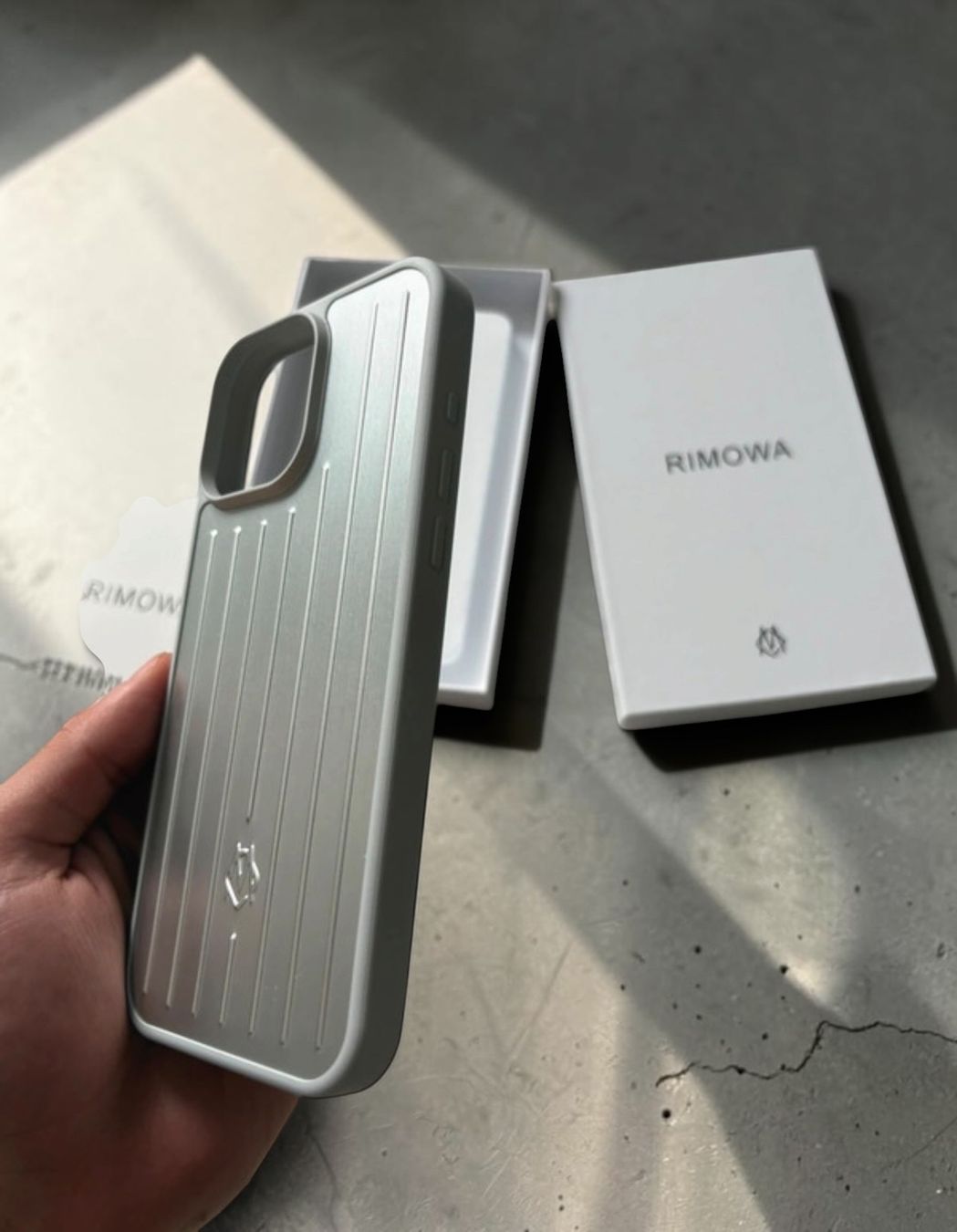 Coques & Protection écran: iPhone 15Pro Max Rimowa Case – D'occasion à Chur par Madeys 2