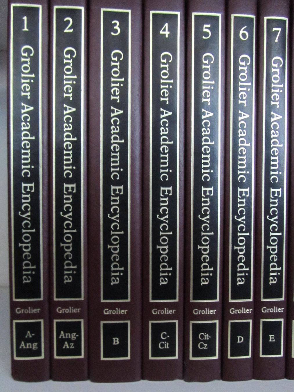 Livres: Grolier Academic Encyclopedia, 1983 – D'occasion à Locarno par edn.vintage 1