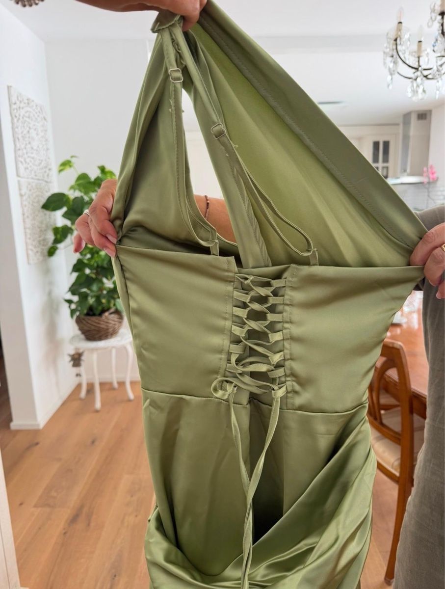 Robes: Abendkleid – Neuf avec emballage d'origine à Dottikon par RomanVer 3