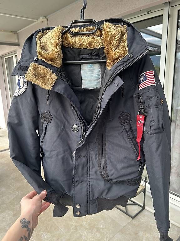Giacche: Alpha Industries Jacke S – Usato da Niederbuchsiten venduto da idontknow. 1