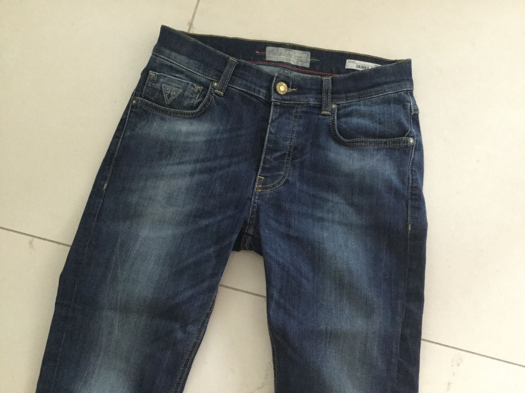 Jeans: Jeans Fifty four gr. 29 – Usato da Giubiasco venduto da baamboo
