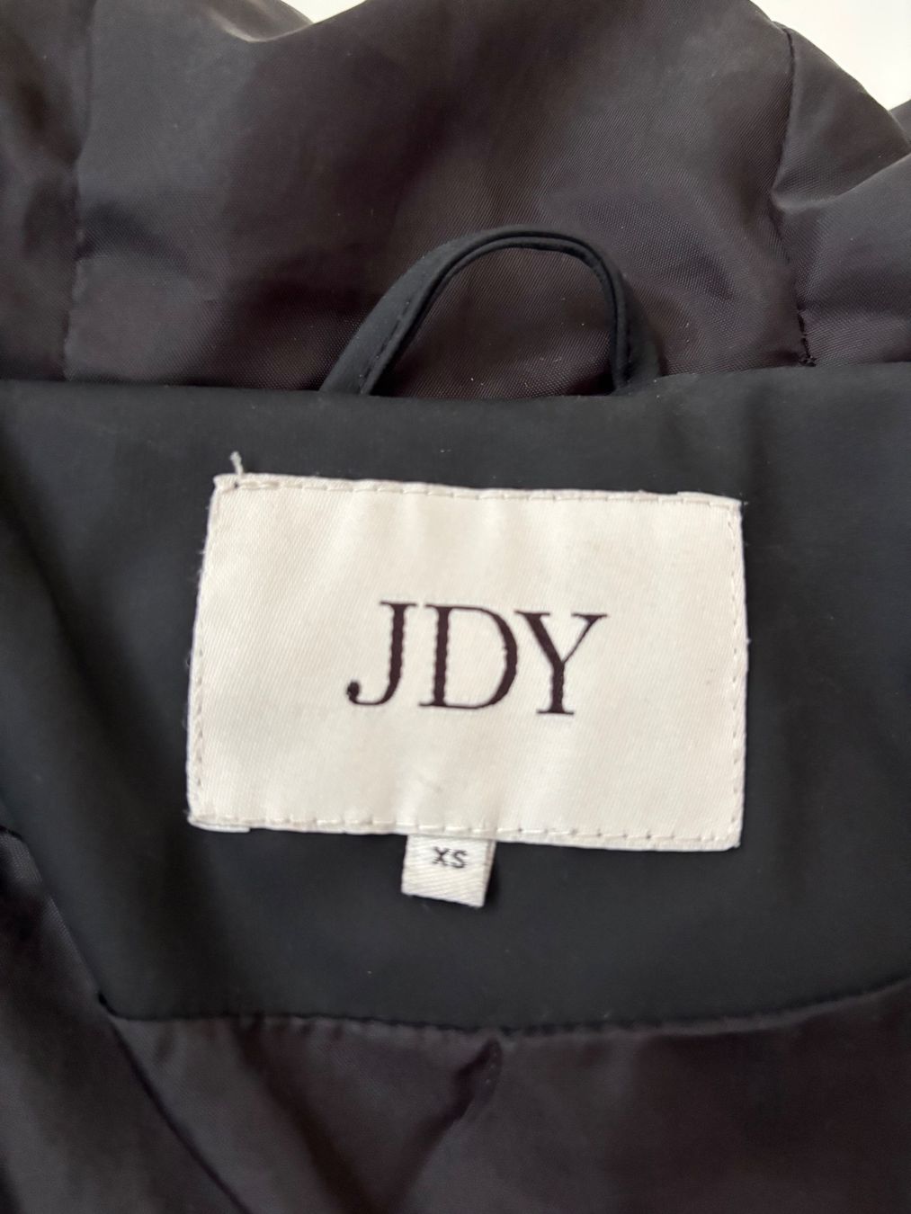Cappotti: JDI hooded short winter jacket – Usato da Zürich venduto da hol_bc6v 2