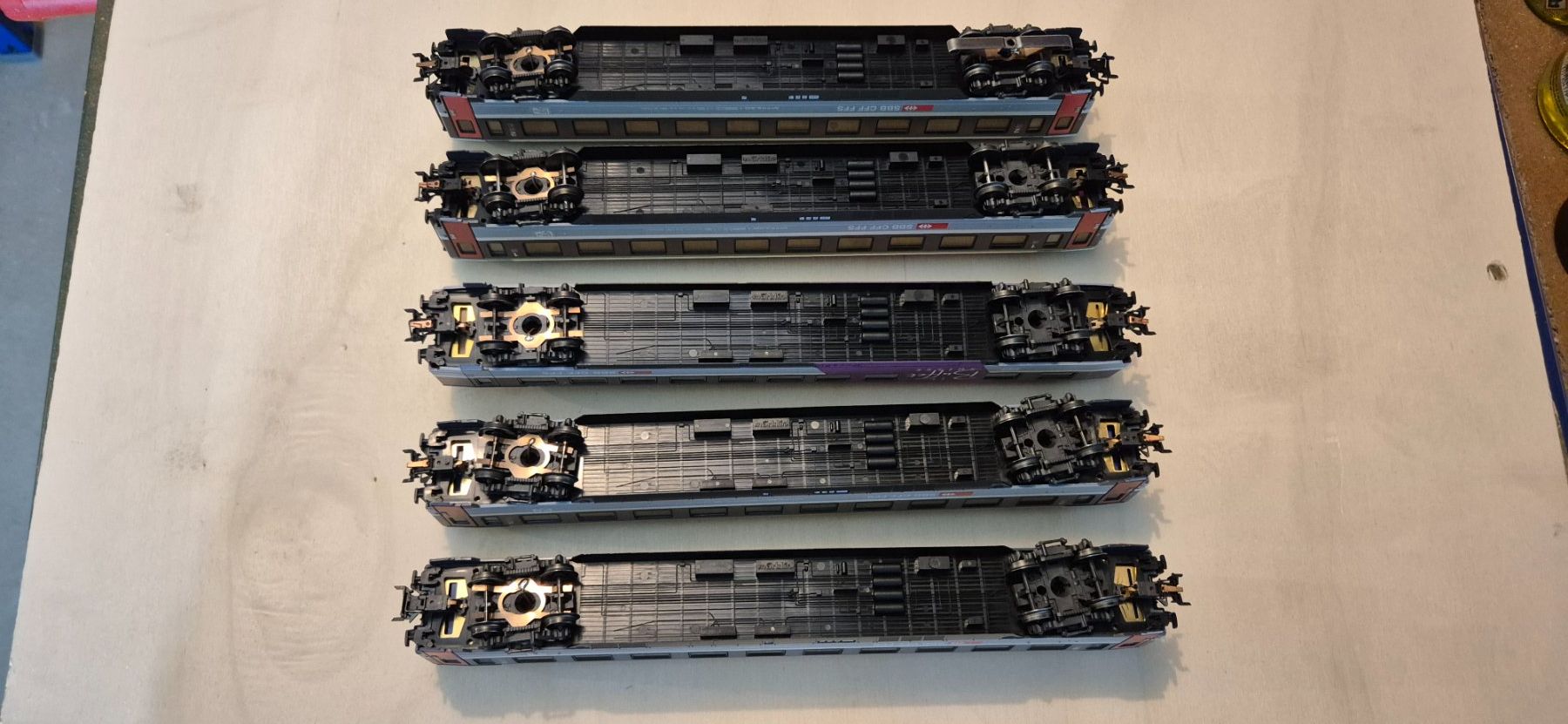 Märklin Modellini di ferrovie: Märklin SBB Schnellzug 5-teilig – Usato da Dübendorf venduto da Aki1965 7