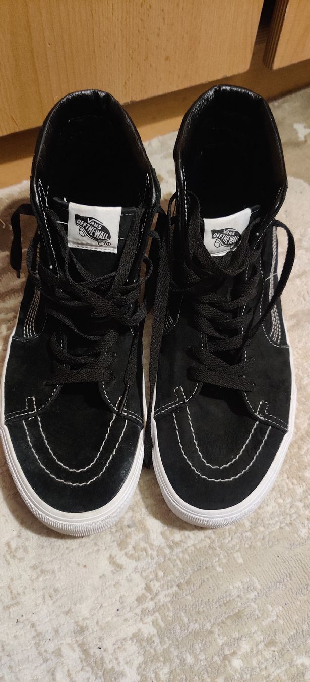 Vans Scarpe da uomo: Vans Herren Sneaker hoch schwarz Gr. 42 – Usato da Meiringen venduto da Sib_Zh