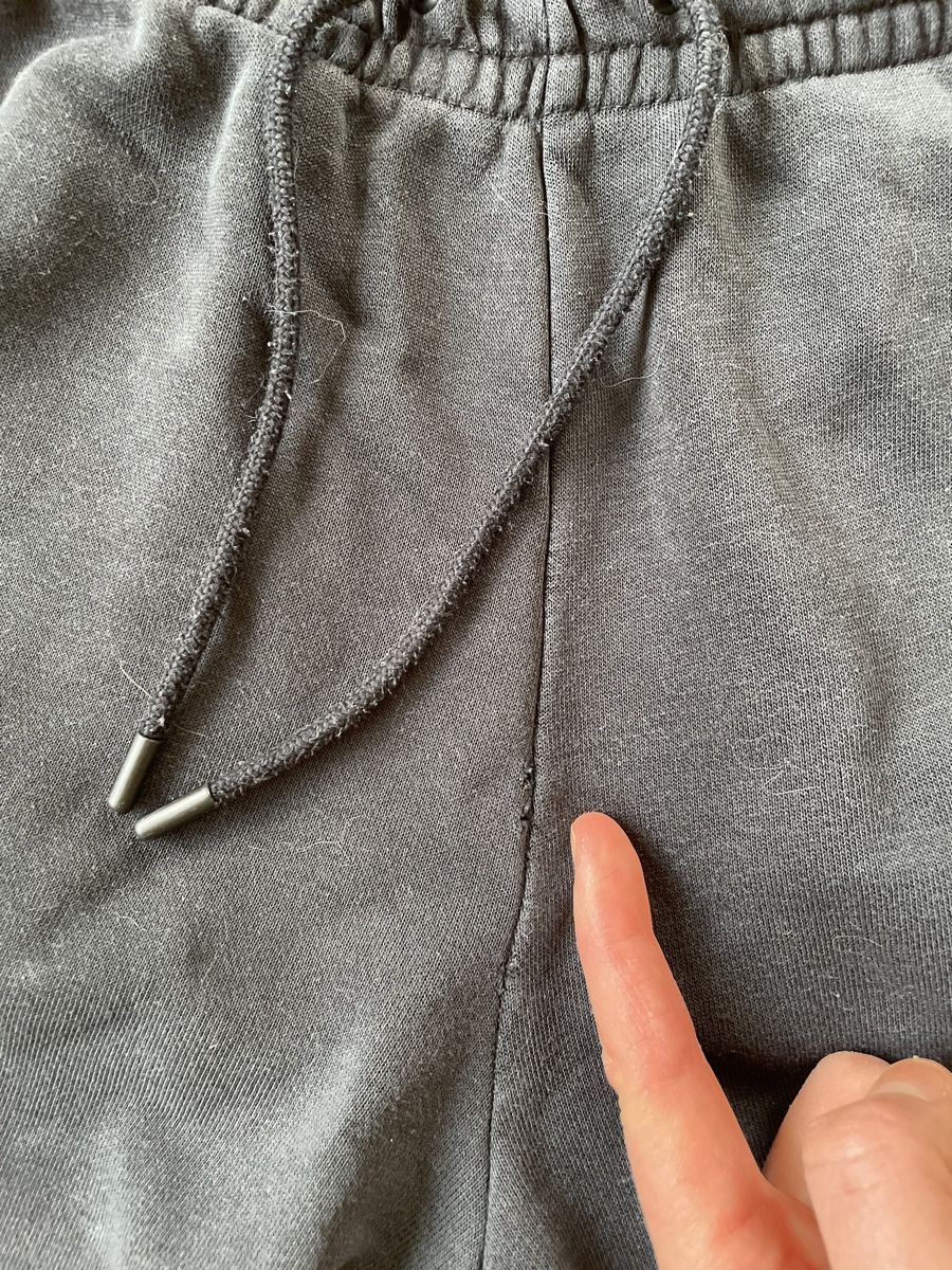Nike Pantaloni: Nike Jogginghose Grösse S mit kleinem Makel – Usato da Basel venduto da pilzliii 5