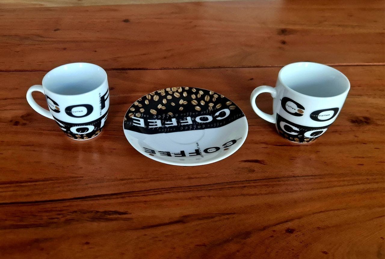Set di piatti: Espresso Set – Usato da Bern venduto da Lu.Ma