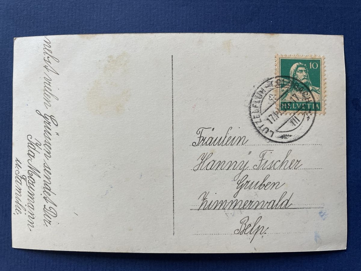 Cartoline postali: Alte Ansichtskarte Konfirmation junge Frau mit Blumen 1930 – Usato da Neuhausen am Rheinfall venduto da Arielle55 1
