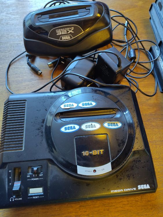 Sega Mega Drive Sammlung mit Spielen und Controllern! (Gebraucht) in ...
