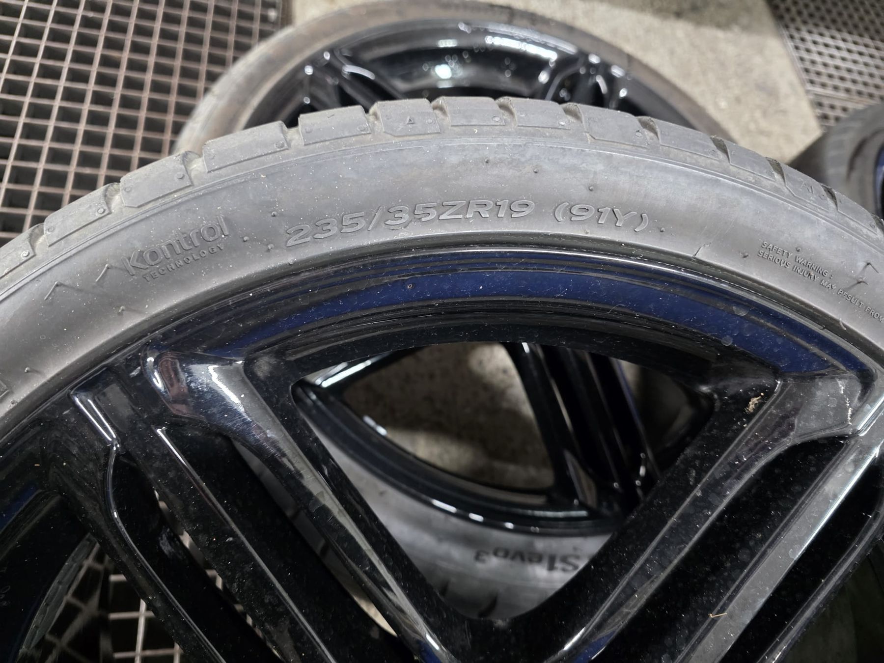 Pneumatici & Ruote complete: VW Komletträder 19 Zoll – Usato da Hombrechtikon venduto da apa_9pxh 7