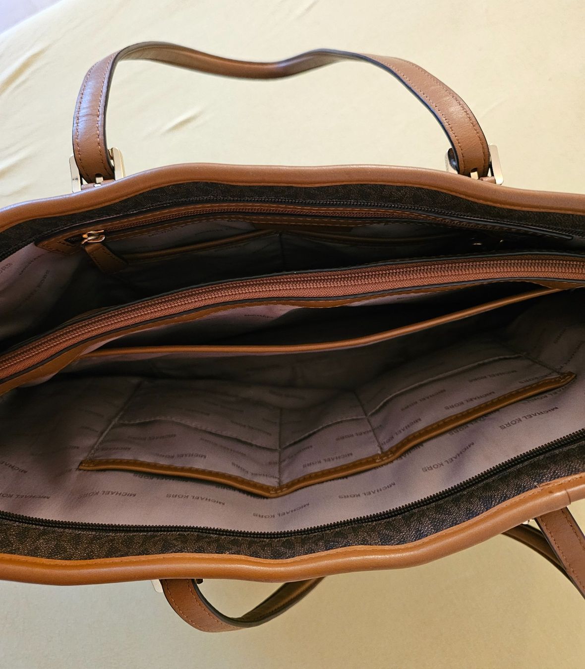 Michael Kors Borse da donna: Michael Kors Tasche – Usato da Effretikon venduto da maj_f8sr 1