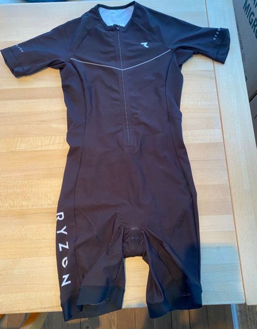 Ryzon Leibchen & Hosen: Triathlon Anzug RYZON – Gebraucht aus Thun von remyi 1