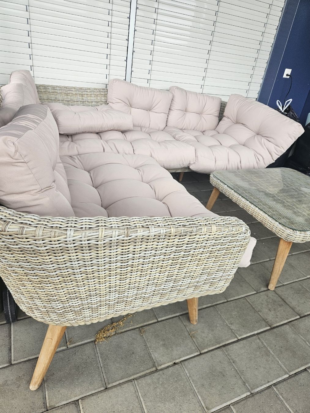 Set de table et chaises: Gartenlounge mit Tisch – D'occasion à Dagmersellen par voch98 2