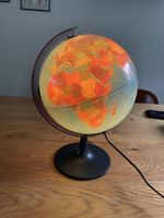 Beleuchteter Globus 
