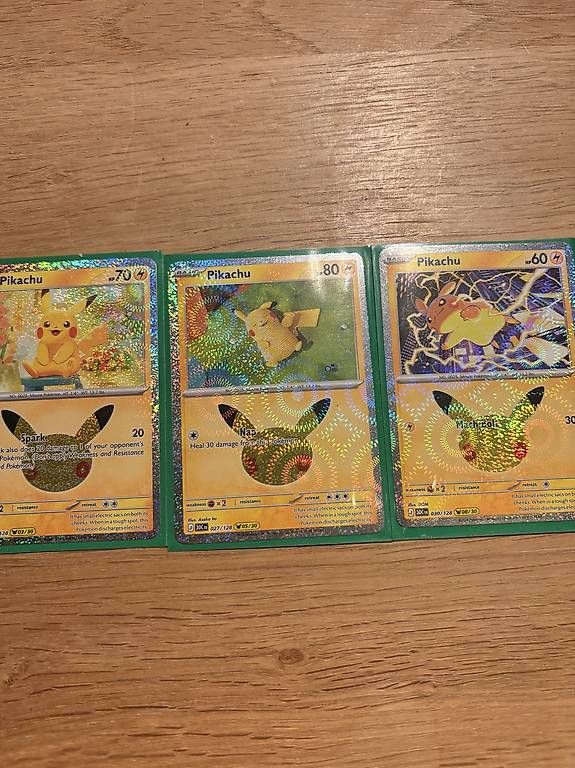 Sammelbilder & Trading cards: Pikachus Englisch 30th Aniversary – Neu und originalverpackt aus Basel von Lukas_77