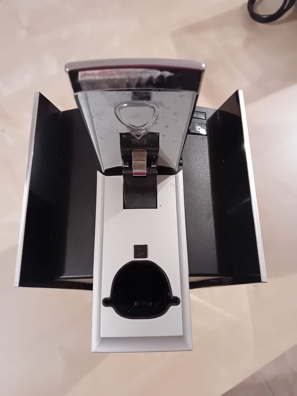 Nestlé Kaffeemaschinen & Espressomaschinen: Special T – Defekt aus Gordola von val_5jgn 1