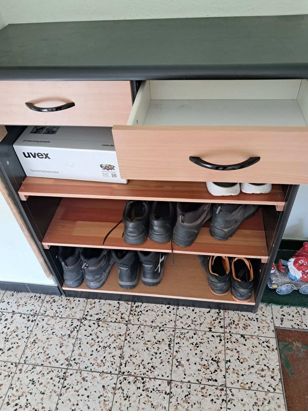 Regale: Schuhablagekasten, Schuhkästchen – Gebraucht aus Sempach Station von Br.STEPHAN-MARIA 1