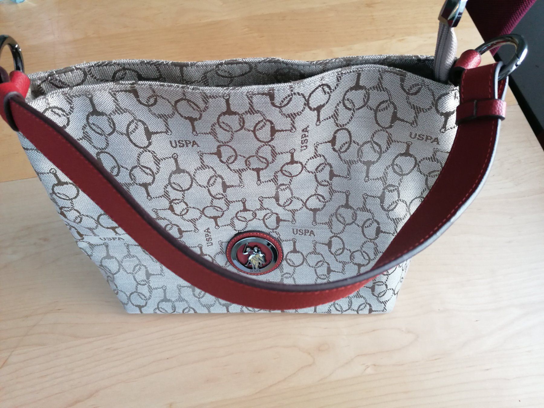 US Polo Borse da donna: USPA Handtasche – Usato da Lützelflüh-Goldbach venduto da 2thchance 2