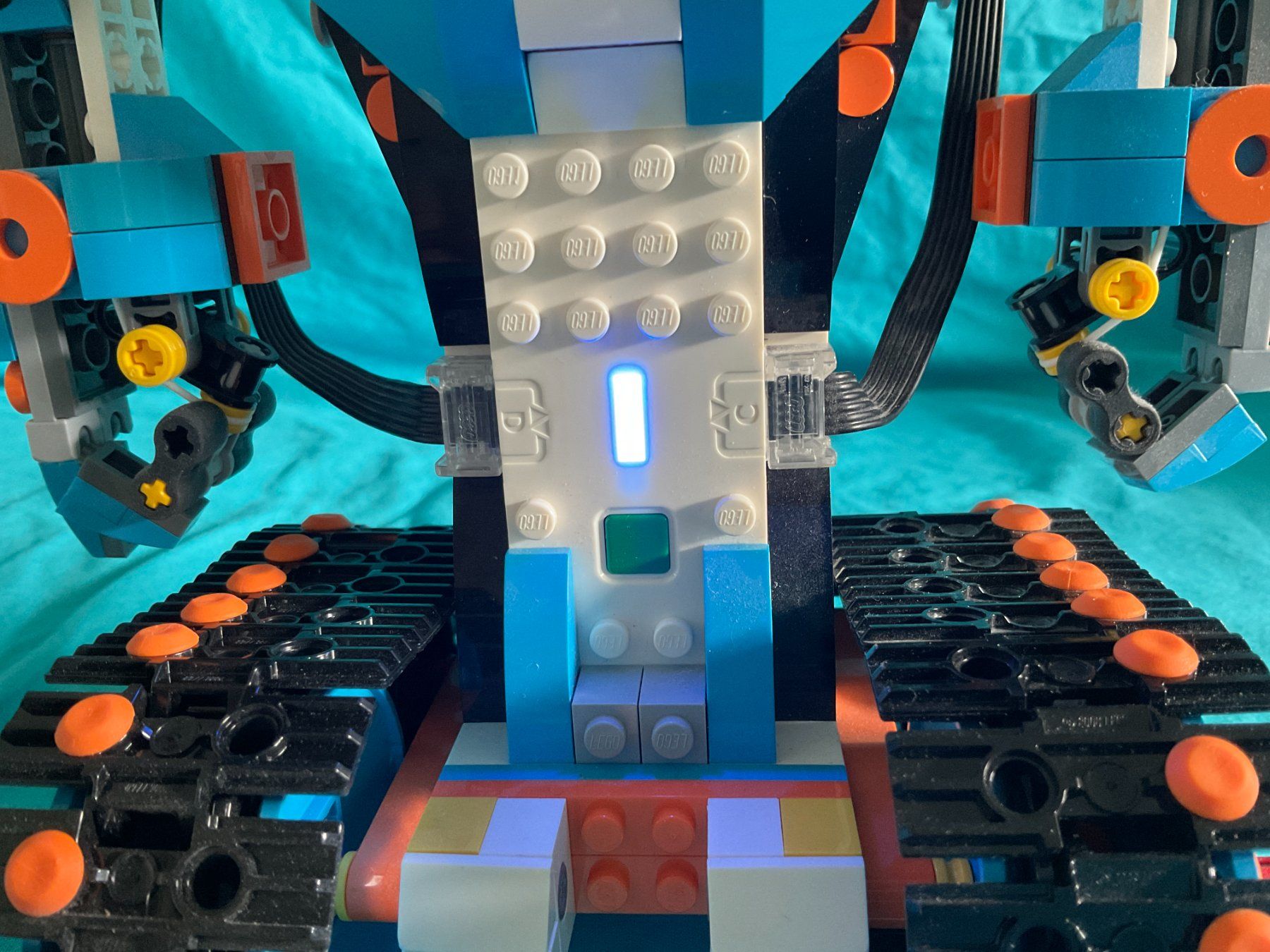 Lego Kit di costruzioni: LEGO BOOST Programmierbares Roboticset – Usato da Zürich venduto da dela13 5
