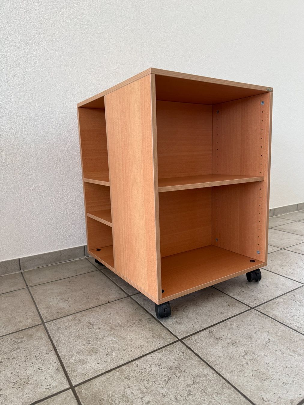 Banconi: Rollcontainer Büromöbel mit Fachunterteilung und Rollen – Usato da Trimbach venduto da chraebs01