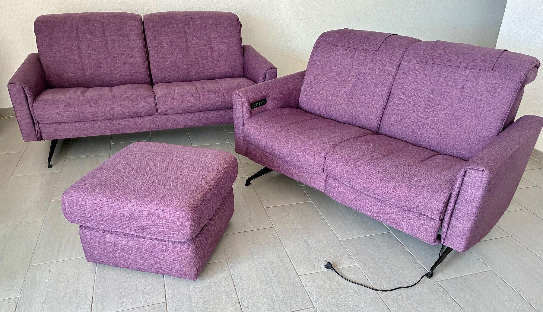 Sofas: Canapé électrique en excellent état – D'occasion à Riaz par ste_5chw