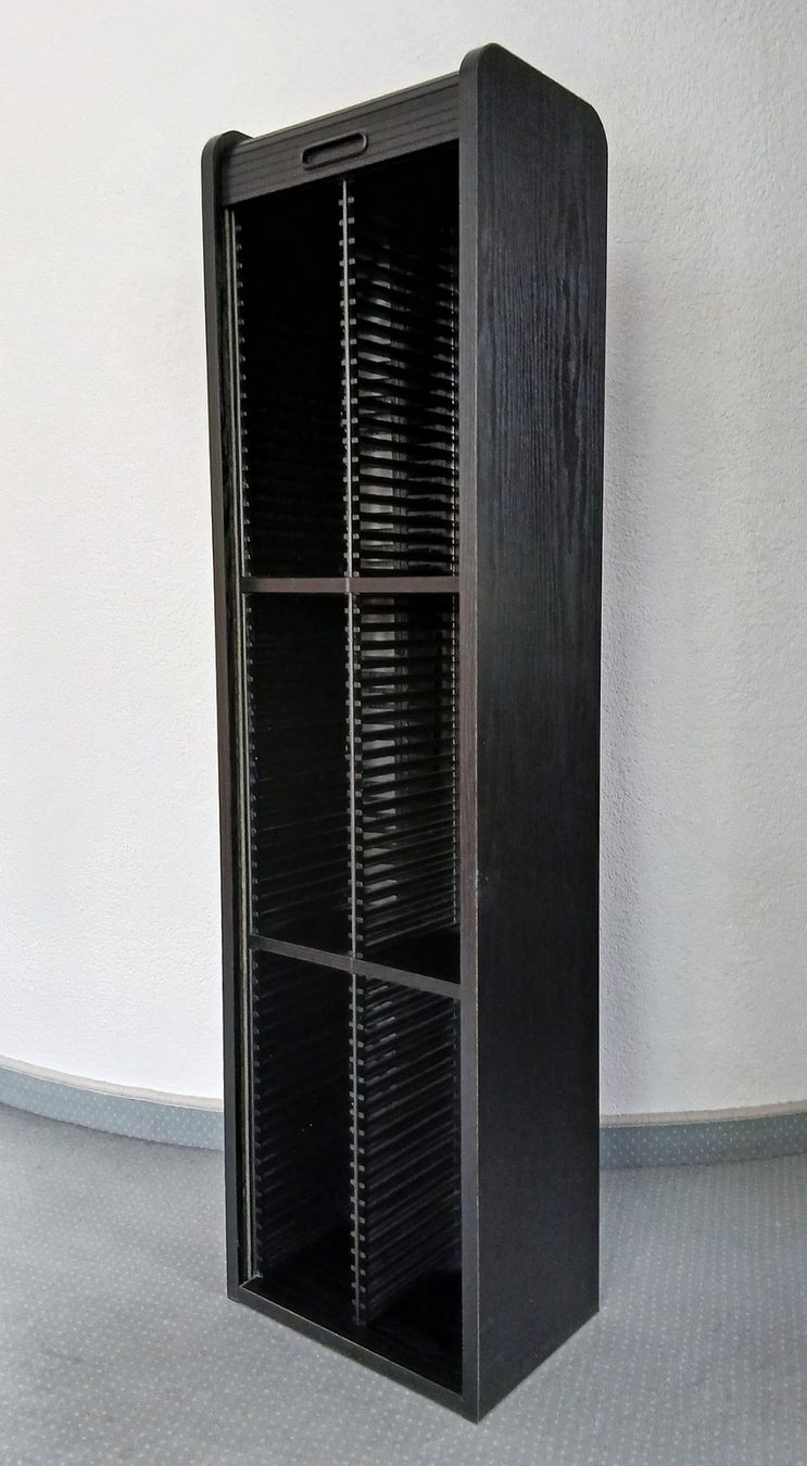 Regale: Schwarzer CD-Schrank / CD-Regal mit Rollo – Gebraucht aus Niederuzwil von Meamele