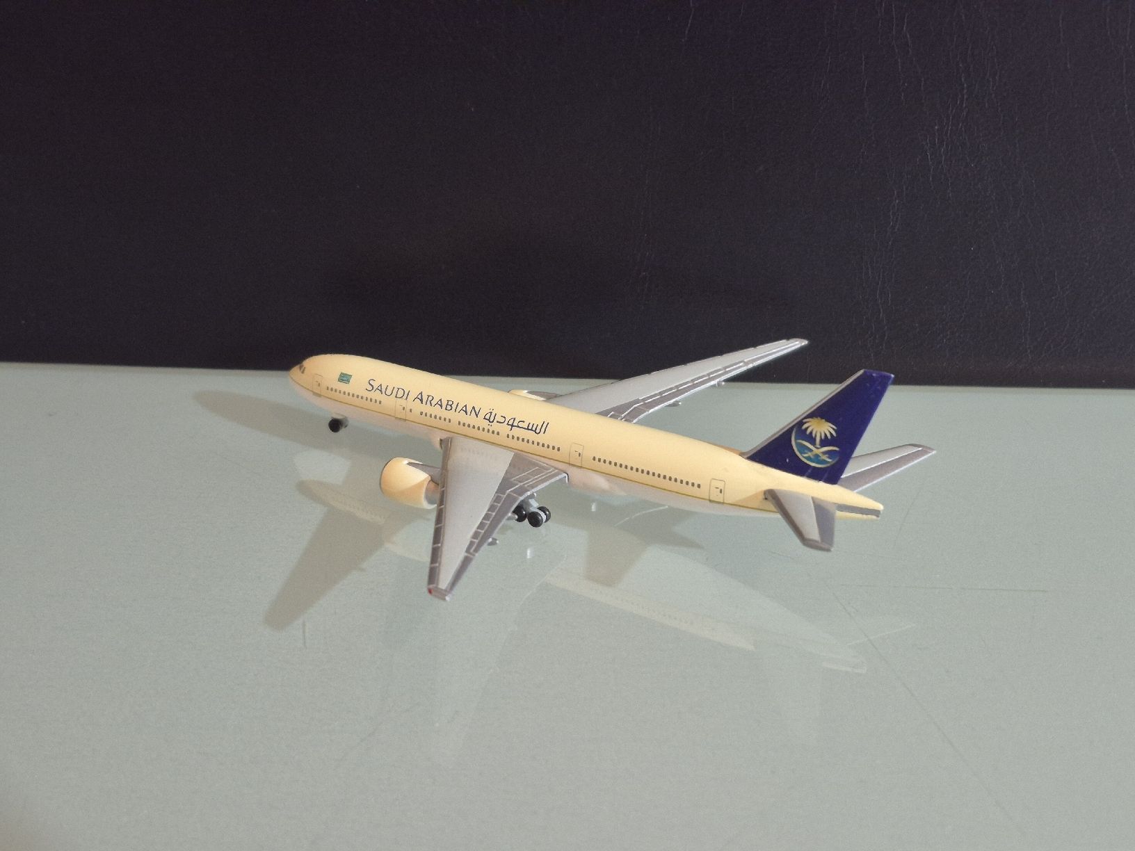 Herpa Kit di modellismo & Modellini statici: Herpa Saudi Arabian 1:500 – Usato da Uetendorf venduto da myhome12 1