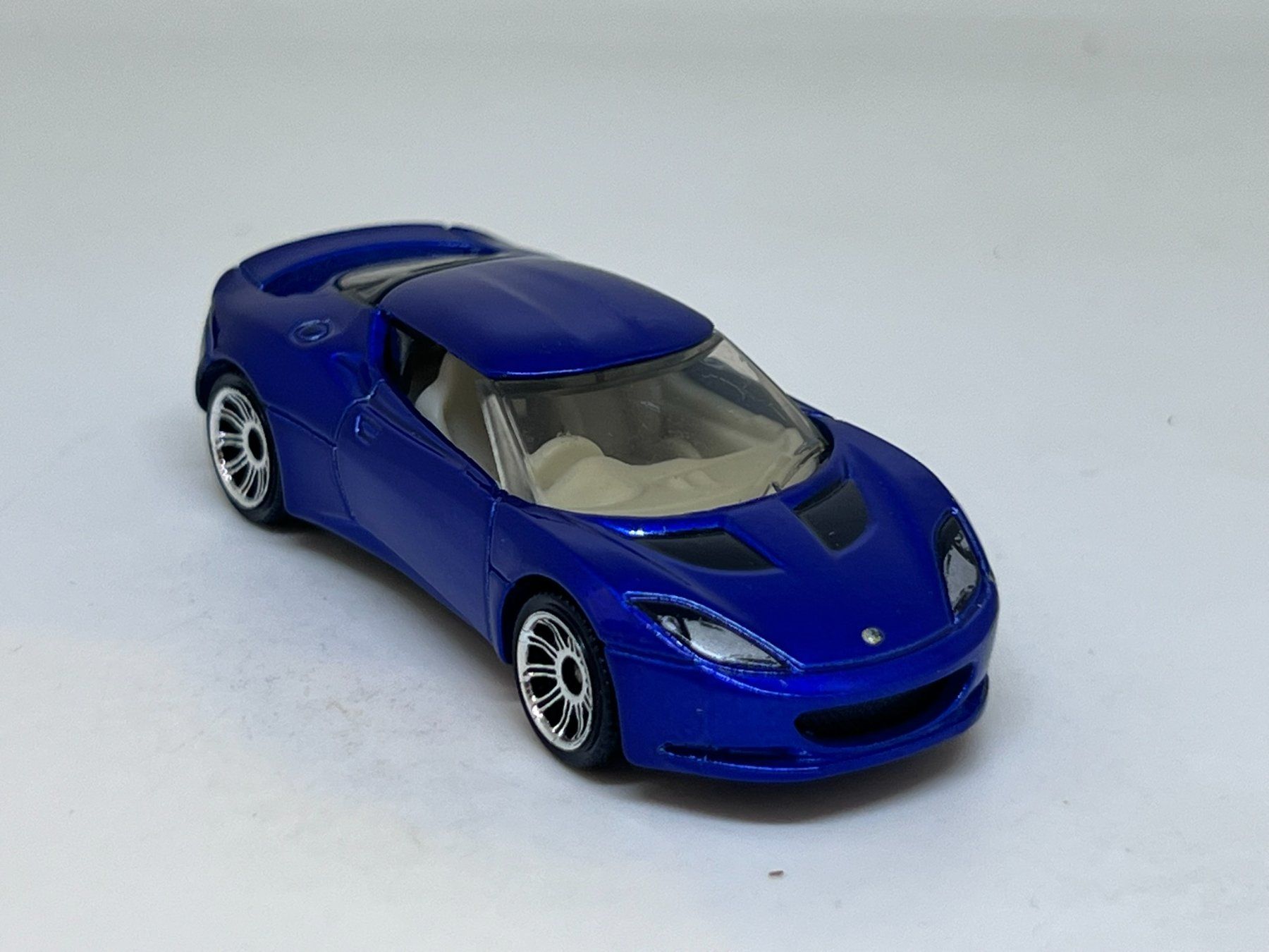 Matchbox Modellini d'auto: Matchbox Lotus 2008 #659 – Usato da Wildegg venduto da LaaBoutique