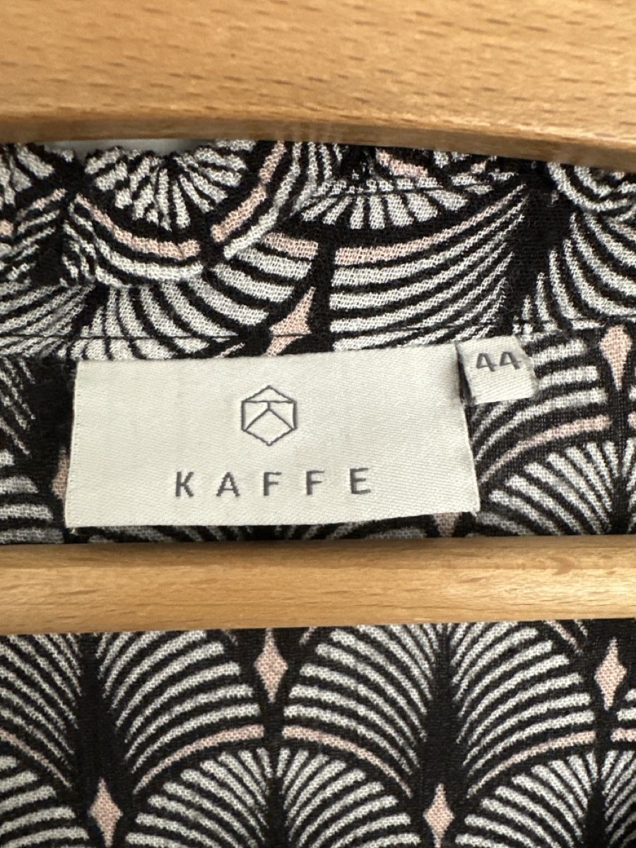 Vestiti: Kaffe Kleid, Grösse 44, V-Ausschnitt – Nuovo (secondo la descrizione) da Emmen venduto da moodle13 1