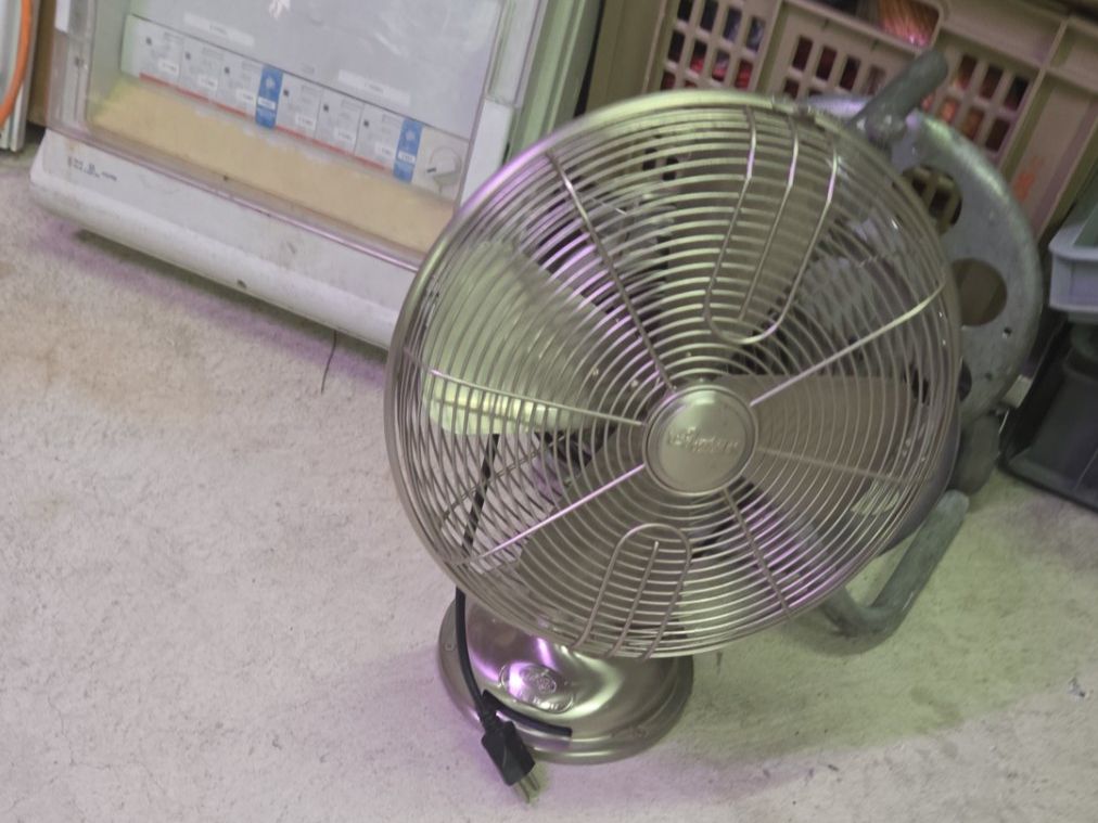 Ventilatori: Tischventilator Hunter Century 3 Stufen 90023 – Usato da Zürich venduto da Alibaba1234