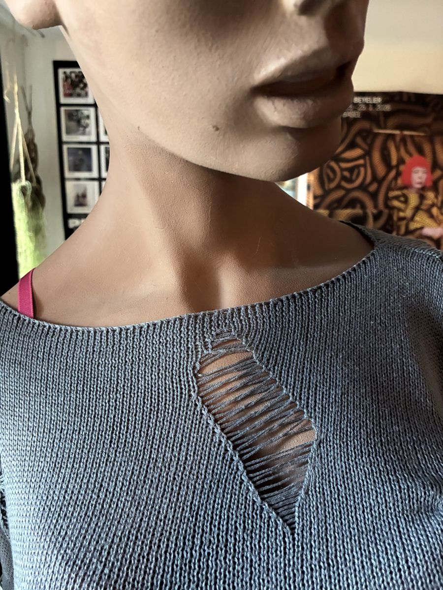 Pullover & Sweatshirts: Graues Langarmoberteil – Neu (gemäss Beschreibung) aus Ueberstorf von nai_9z9s 2