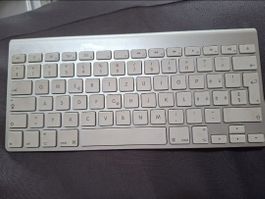 Clavier Apple Magic Keyboard sans fil occasion