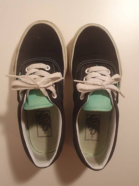 Vans Scarpe da uomo: Vans Authentic / 34.5 – Usato da Bern venduto da PH85BE